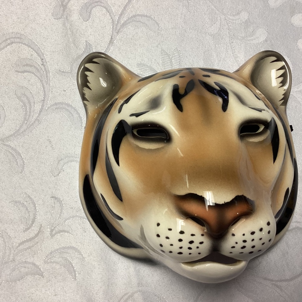TIGER. Vintage African PORCELAIN .HOME DECOR Decor Handmade ARTIST SIGNED - Picture 3 of 8